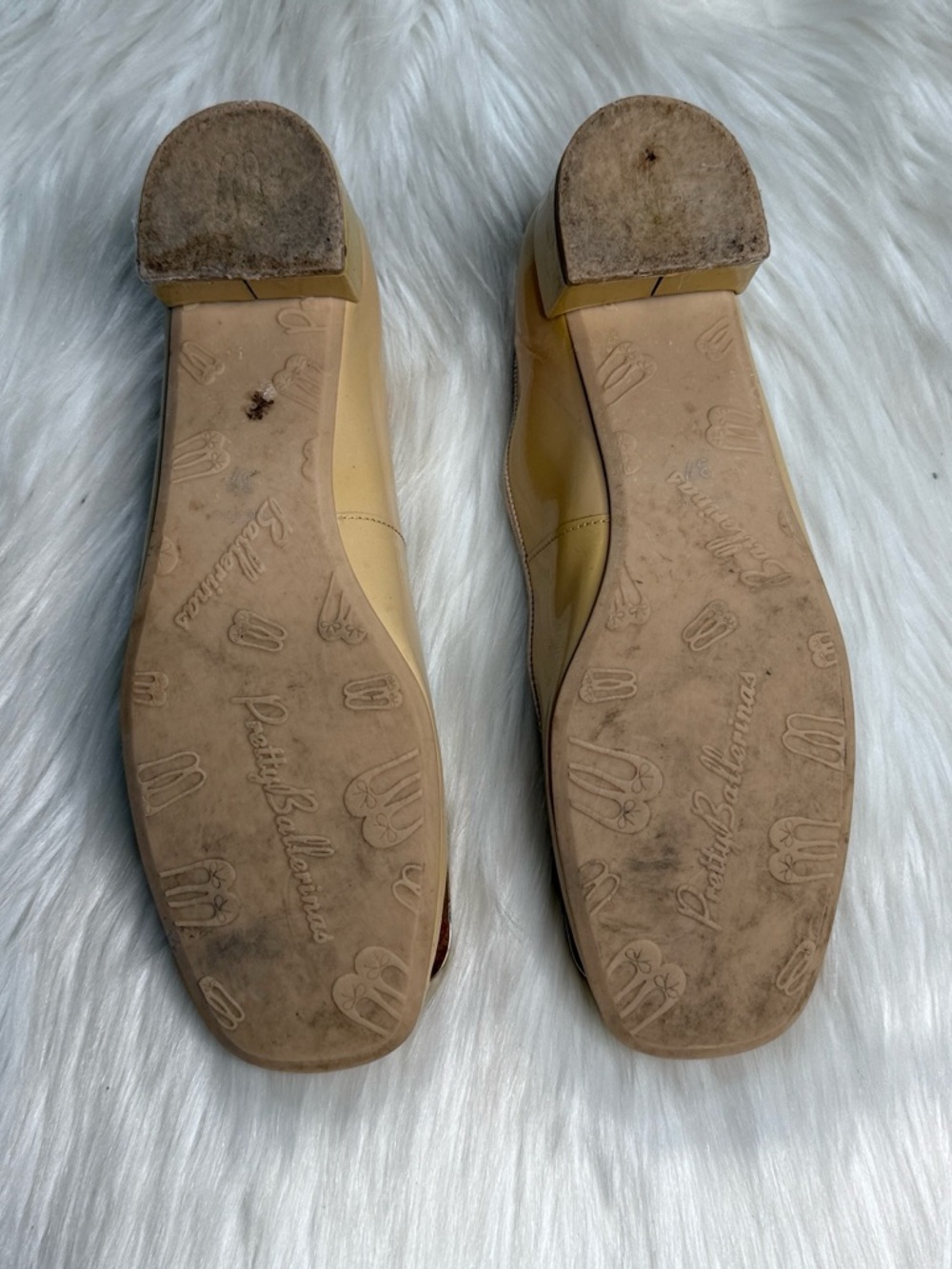 Pretty Ballerinas Pale Yellow Patent Leather Buckle Toe Ballet Flats - Picture 6 of 9